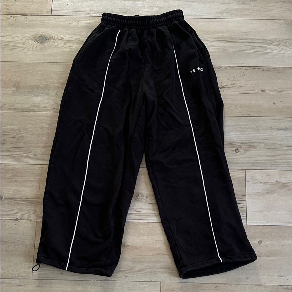 Black Gym Sweatpants - Heavyweight - wide leg - cinch at the ankle